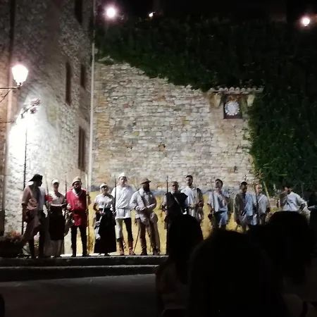 Alojamento de Acomodação e Pequeno-almoço Al Borgo 4*